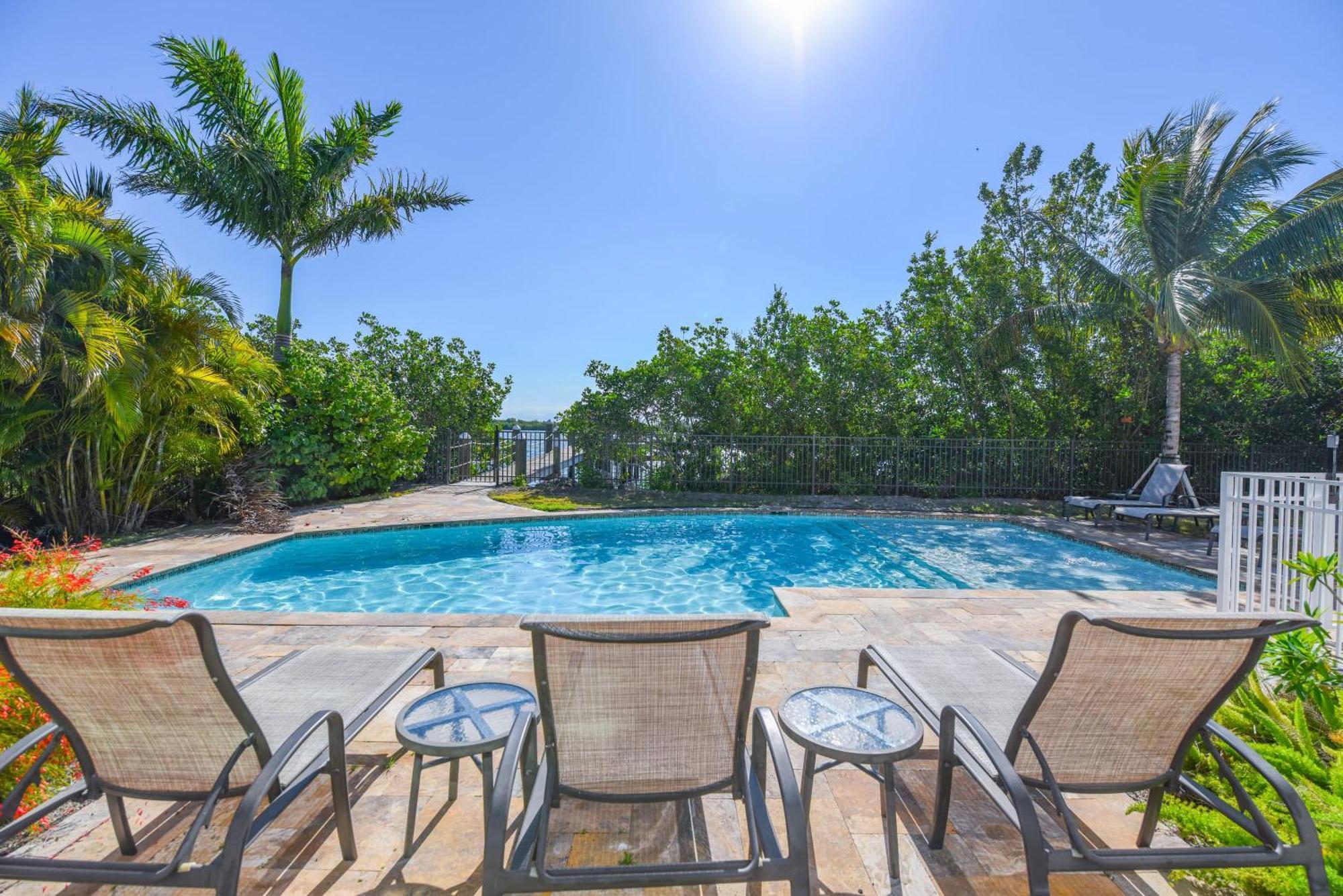 Capmar House -Huge Home & Pool Stock Island Exterior photo